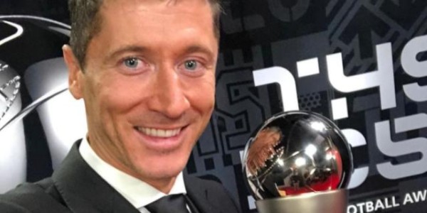 开云体育移动版-FIFA最佳评选亮票：梅西投内马尔 莱万给梅西排第2